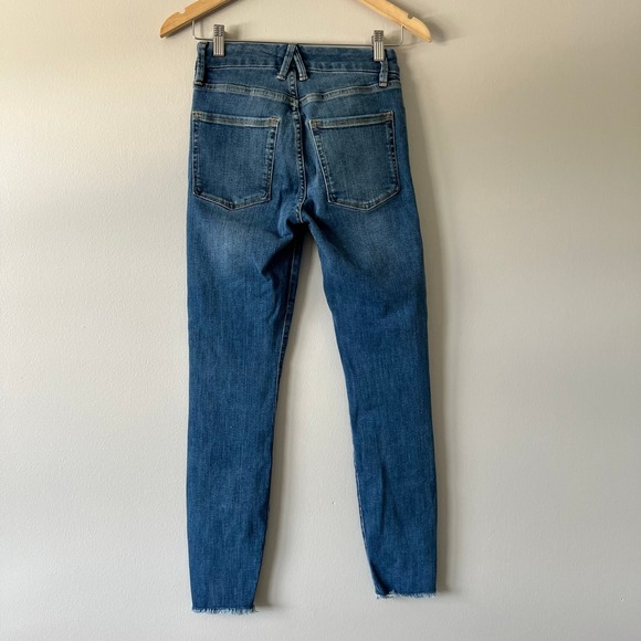 Good American High Rise Stretchy Skinny Crop Jeans Size 2/26 - Picture 3 of 5